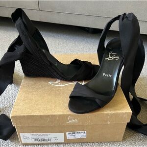 NWT Christian Louboutin Melides Du Desert Black Ankle Wrap Wedge - 39